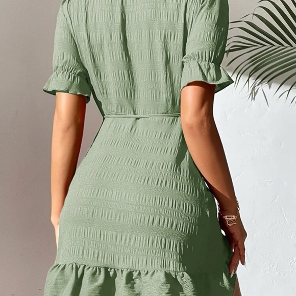 Beautiful dress! Perfect for any ocassion! NEW! Size L - Picture 2 of 2